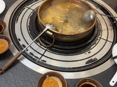 -阿山卓·野生菌火锅·纳西火塘烤肉