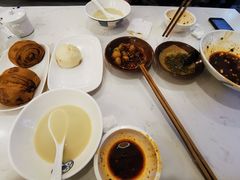-李与白包子铺(桐梓林店)