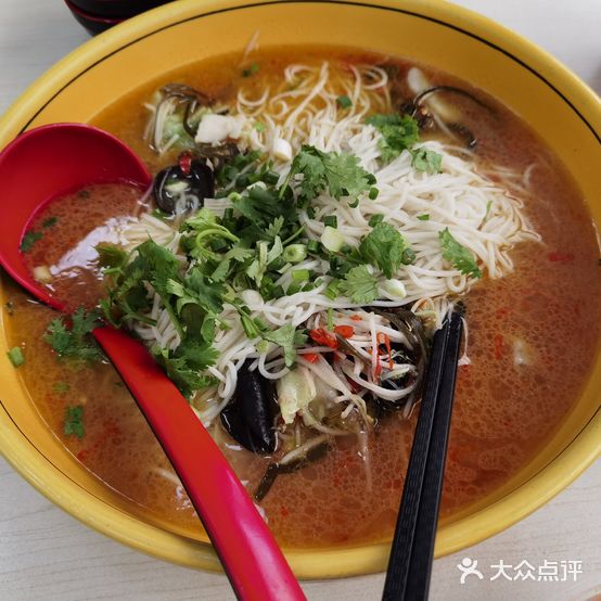 港式煲仔饭(重百乐山商场店)