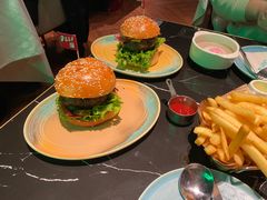 -DEEP·美式餐吧(五棵松华熙LIVE店)