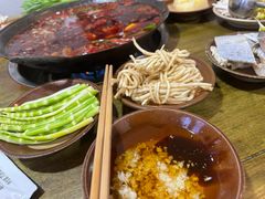 -黄潇洒老火锅(九眼桥宏济巷店)