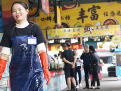 -三亚火车头万人海鲜广场