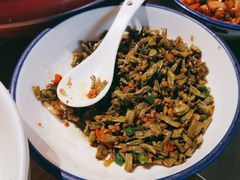 卤香干炒耳尖-湘村小灶·地道长沙菜·本地人优选(万家丽路店)