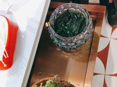 -洪氏嗨捞·广东猪肚鸡·椰子鸡火锅(西咸万象城店)