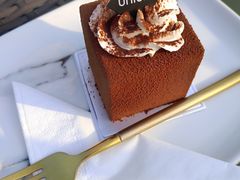 小布朗-UNI UNI(环亚凯瑟琳店)