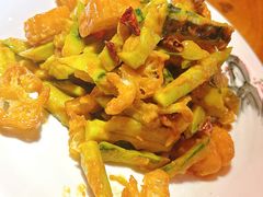 麻酱黄瓜拌油条-大胡同天津菜·海肠捞饭·津门皮皮虾锅贴一绝(西姜井店)
