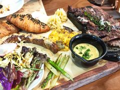 -Mark&Mars Restaurant