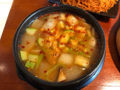 石锅大酱汤-鑫日千里马朝鲜族小馆(总店)