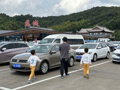 -慈城服务区-停车场