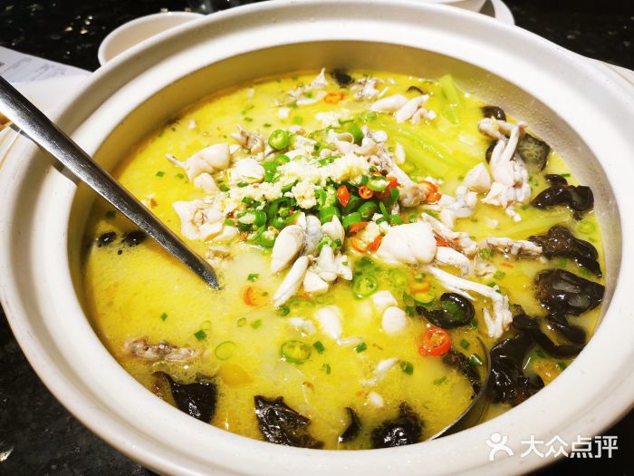 咏哇美蛙美味(厦门罗宾森店)酸辣泡椒田鸡图片