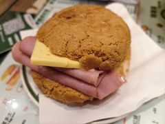 鲜油腿菠萝包-华嫂冰室(尖沙咀店)