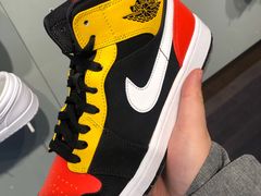 -Air Jordan(世贸天阶店)