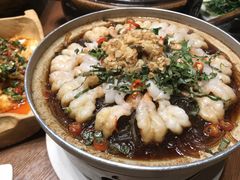 热呼呼开味虾-老滇山寨•云南特色菜•地方菜•民族风情歌舞表演(金碧店)