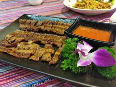 -香巴拉云南餐厅(华莱坞店)