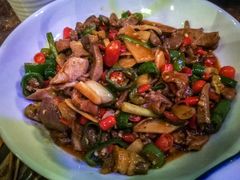 小炒鸡杂-胡桃里音乐餐厅(陶溪川店)(川湘赣菜·世界百大酒庄直供红酒·音乐表演)