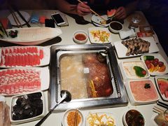 -海底捞火锅鲜切牛肉主题店(长寿路店)