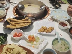 -洪氏嗨捞·猪肚鸡火锅(阳光天地店)
