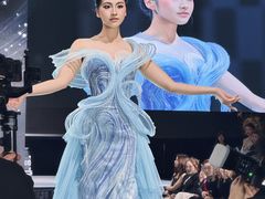 -贺加贝化妆美甲培训学校