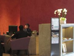 前台-榛悦隆堡成都酒店(春熙路太古里店)