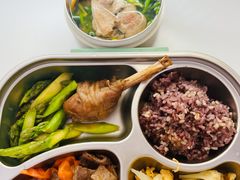-爱的果实月嫂育婴师(世纪东方店)