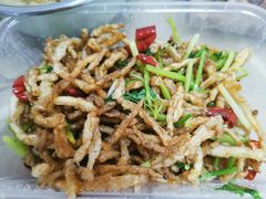 干煸茶树菇-那家老院子东北菜·饺子·小鸡炖蘑菇(艳华街店)