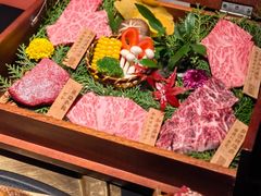 -山川小町·极番烧肉(新地假日广场店)