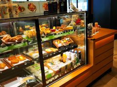 面包甜点陈列柜-星巴克臻选(华堂·新辰汇店)