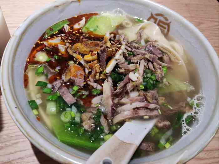 张拉拉兰州手撕牛肉面(中关村店)-"就在我工作的店旁边,每次都排好多
