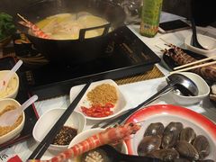 -鲜入围煮花胶鸡海鲜火锅