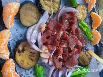 露营烤肉吃什么？酸菜烤五花，洋葱烤羊肉、黑椒牛肉、金