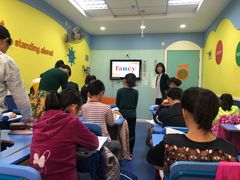 -LILY英语思维馆(玉泉路店)