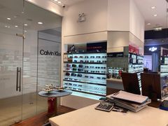-LensCrafters亮视点·OAKLEY精选(静安嘉里中心店)