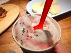 草莓巧克力麦片碎暴风雪-DQ·蛋糕·冰淇淋(万象城店)