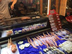 -六合夜市