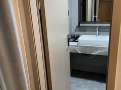 -雅宜酒店(广州黄埔大沙东地铁站店)