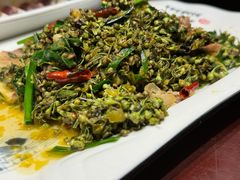 干巴菌韭菜花炒肉-蔼若春.传承三十年云南菜(金碧公园店)