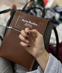 -灰姑娘美甲美睫馆