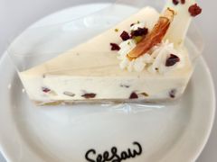 莓莓酸奶轻芝士蛋糕-Seesaw Coffee(西岸凤巢店)