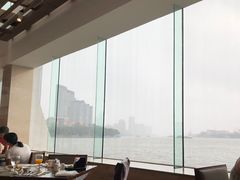 靠窗位-白天鹅宾馆·流浮阁咖啡厅
