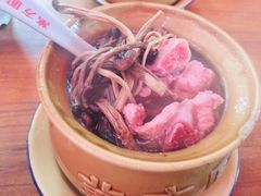 茶树菇排骨瓦罐汤-万方圆拌粉瓦罐汤(滕王阁旗舰店)