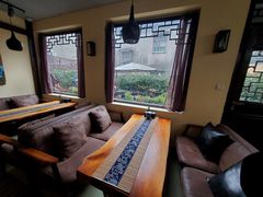 -小草屋轰趴馆别墅派对新场团建家庭聚会