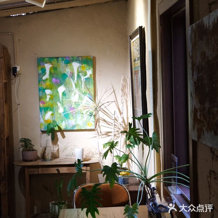 贵阳市区松弛感天花板 早咖晚酒都浪漫