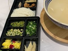-新世界·过桥米线宴