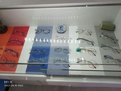 -提一眼镜·蔡司·依视路(小寨店)
