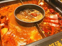 -老牌坊云南鱼豆花火锅(哈西万达店)