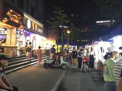 -吴山路夜市