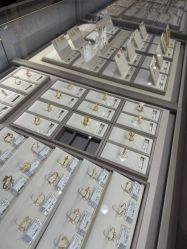 -周大福CHOW TAI FOOK(长寿路189弄购物中心店)