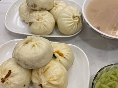 -李与白包子铺(桐梓林店)