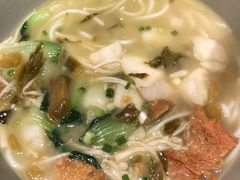 -刀小蛮半只鸡过桥米线(家乐福四元桥店)