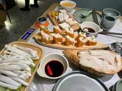 鲜潭手制墨鱼滑老油条-鲜潭蒸汽石锅鱼(五道口购物中心店)